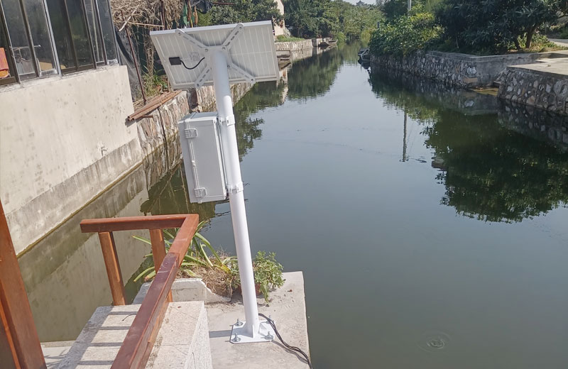 Water quality and sewage monitor